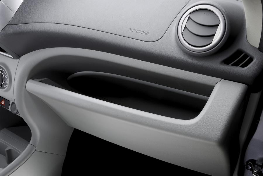  Nissan Pixo 2008 года  (фото 7 из 120)